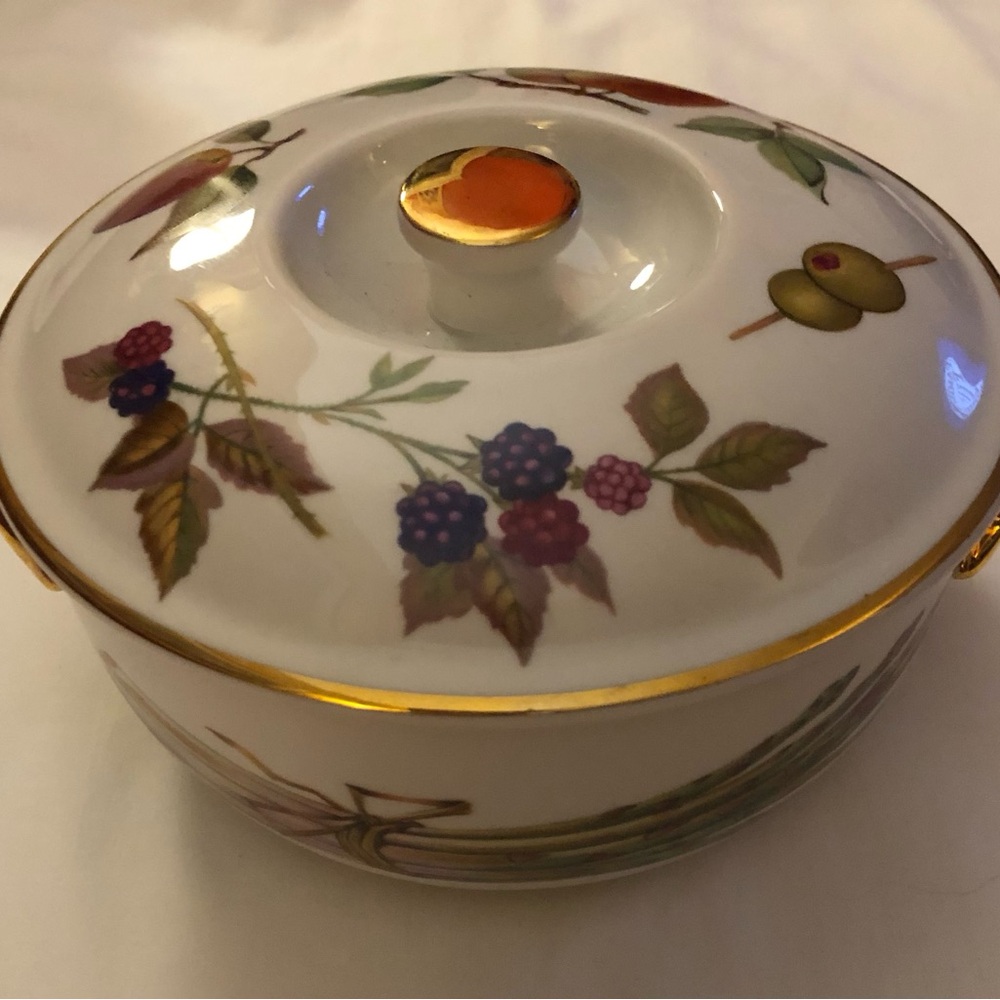 Royal Worcester Evesham Porcelain Covered Serving Dish Berry Motif Gold Trim